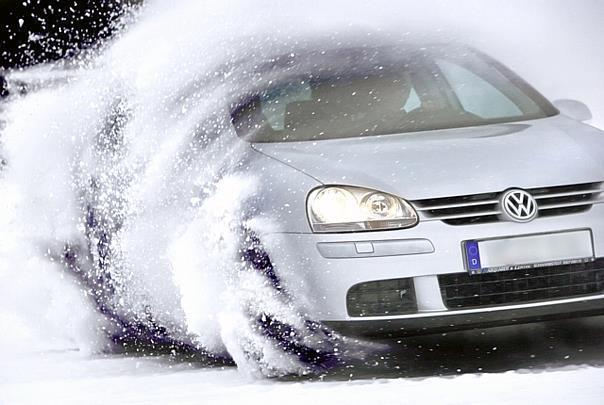 Nicht nur wenns richtig weiß ist, machen sich Winterreife nützlich. Foto: Conti/auto-reporter.net